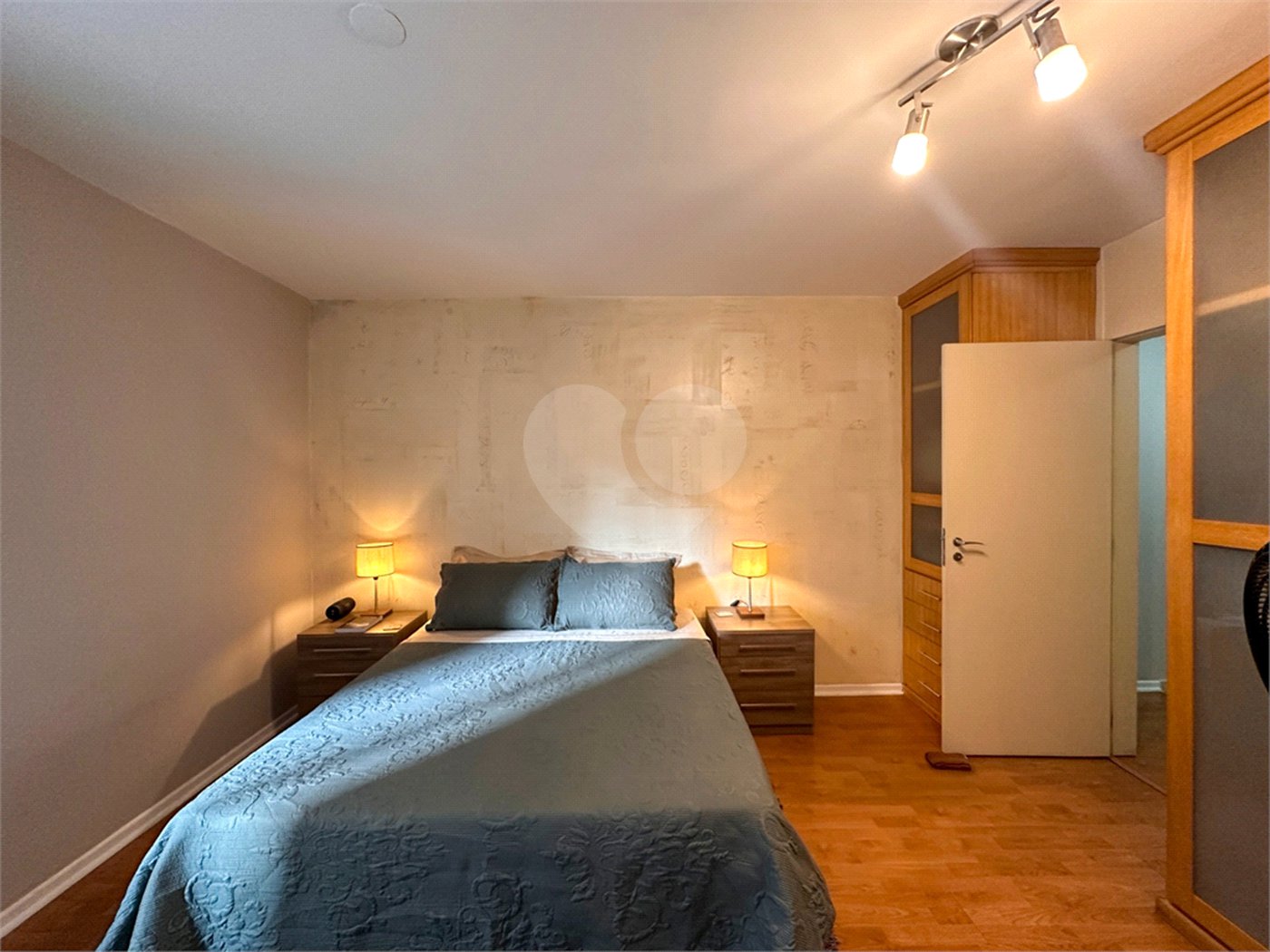 Casa à venda com 3 quartos, sendo 1 suíte,  no condomínio Barão do Triunfo, São Paulo - SP
