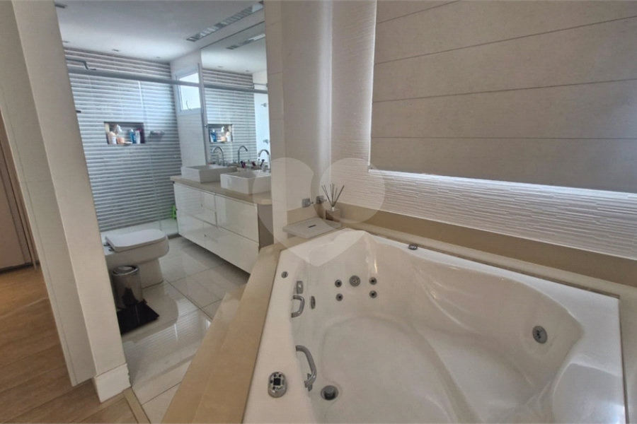 Apartamento à venda com 3 suítes em Santana, São Paulo, SP