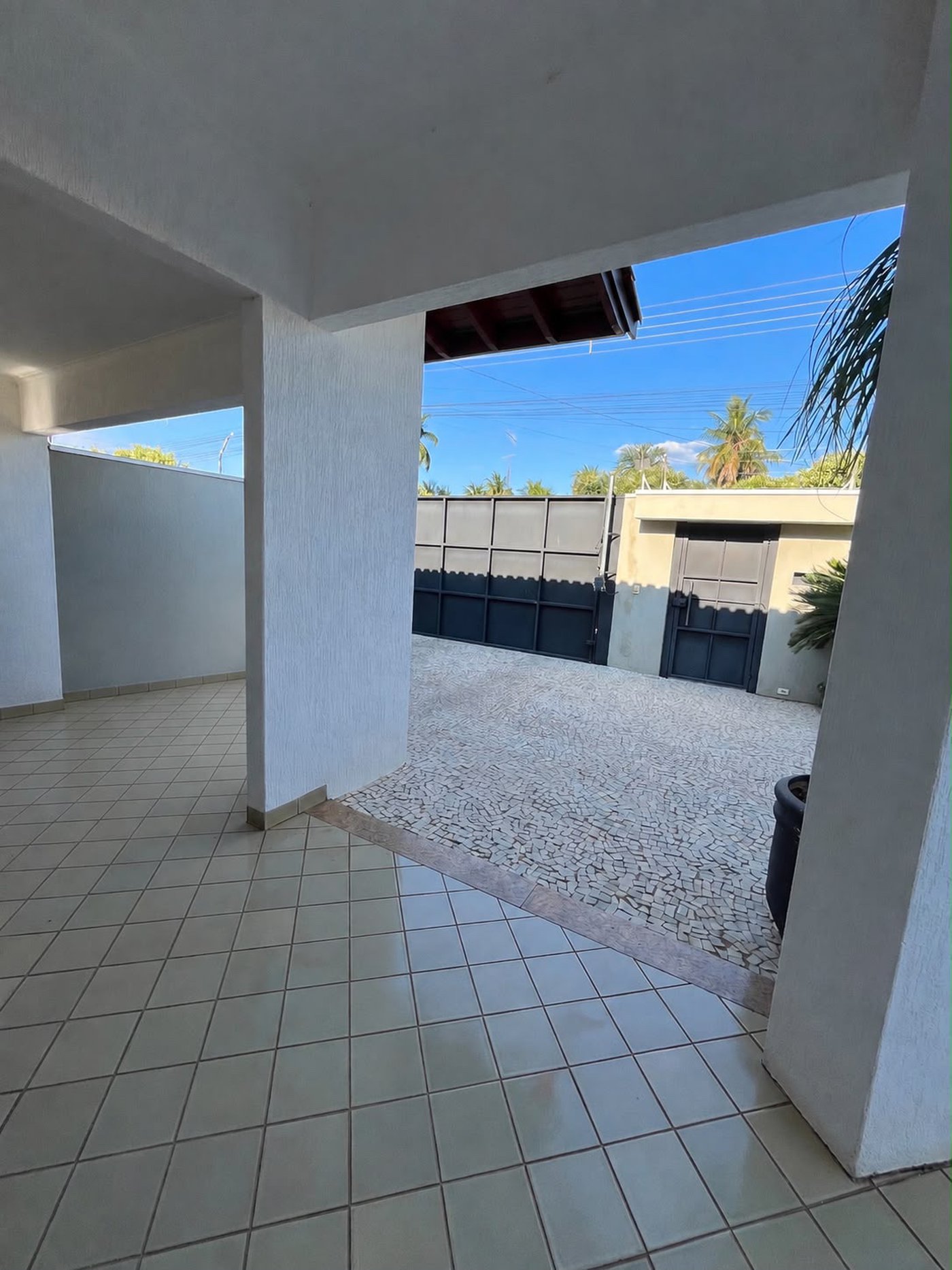 Casa à venda com 3 quartos, sendo 1 suíte,  em Santos Dumont, Três Lagoas, MS