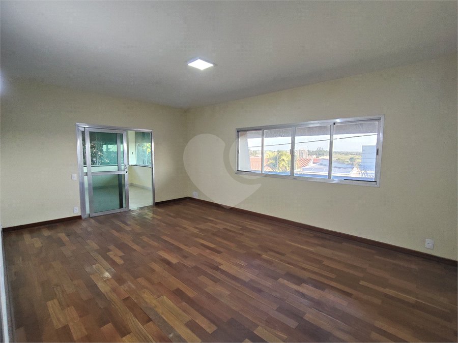 Casa à venda ou para alugar com 5 quartos, sendo 3 suítes, em Vila Maria, Itapetininga, SP