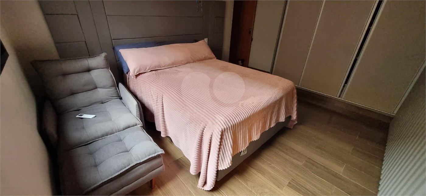Casa à venda com 3 quartos, sendo 1 suíte, no condomínio Villas Mabel, Ribeirão Preto - SP
