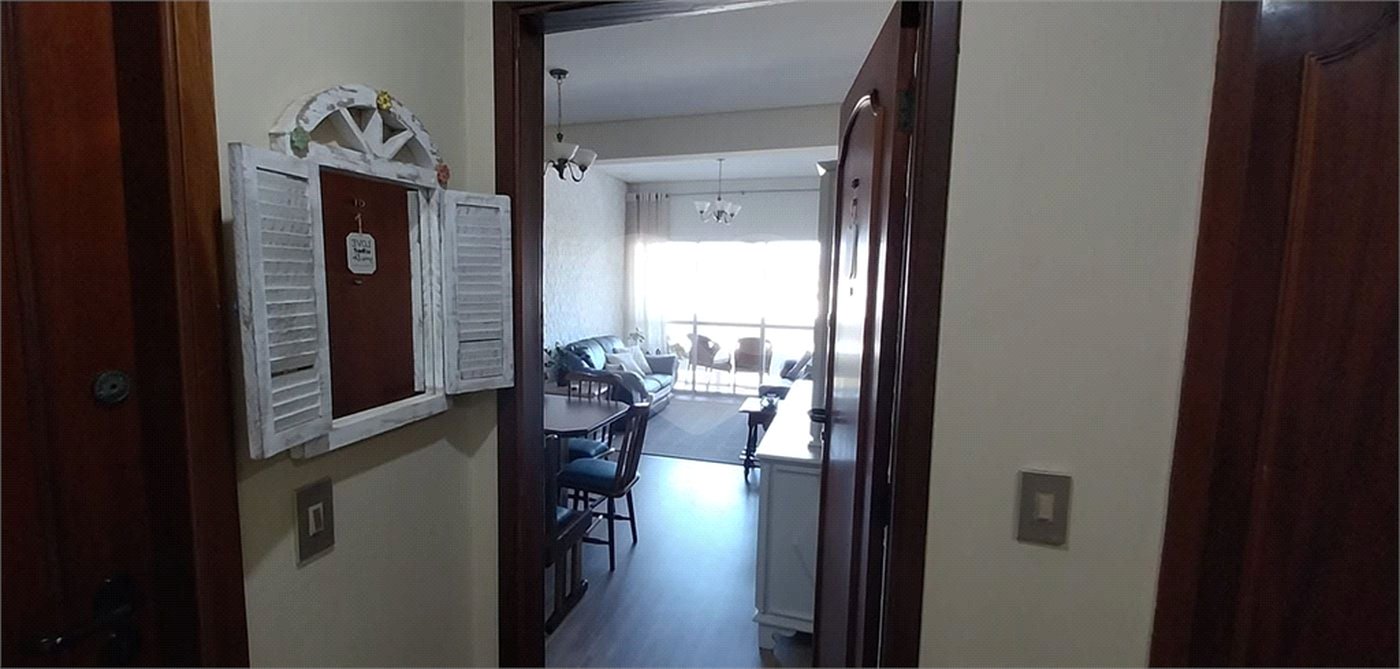 Cobertura à venda com 4 quartos, sendo 2 suítes,  em Vila Embaré, Valinhos, SP