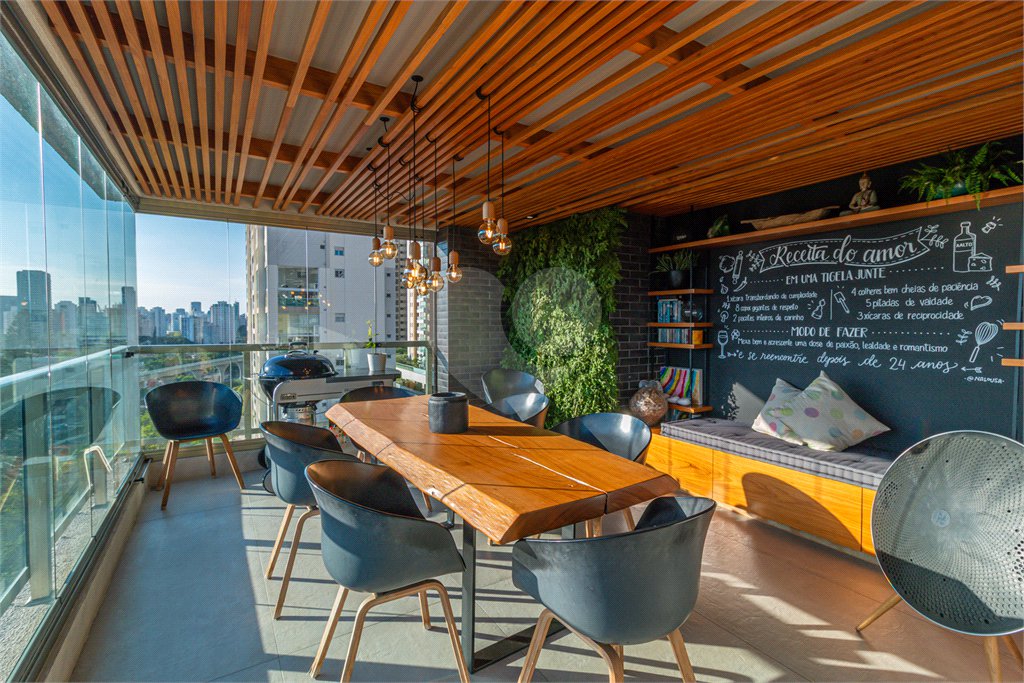 Apartamento à venda com 4 suítes em Campo Belo, São Paulo, SP