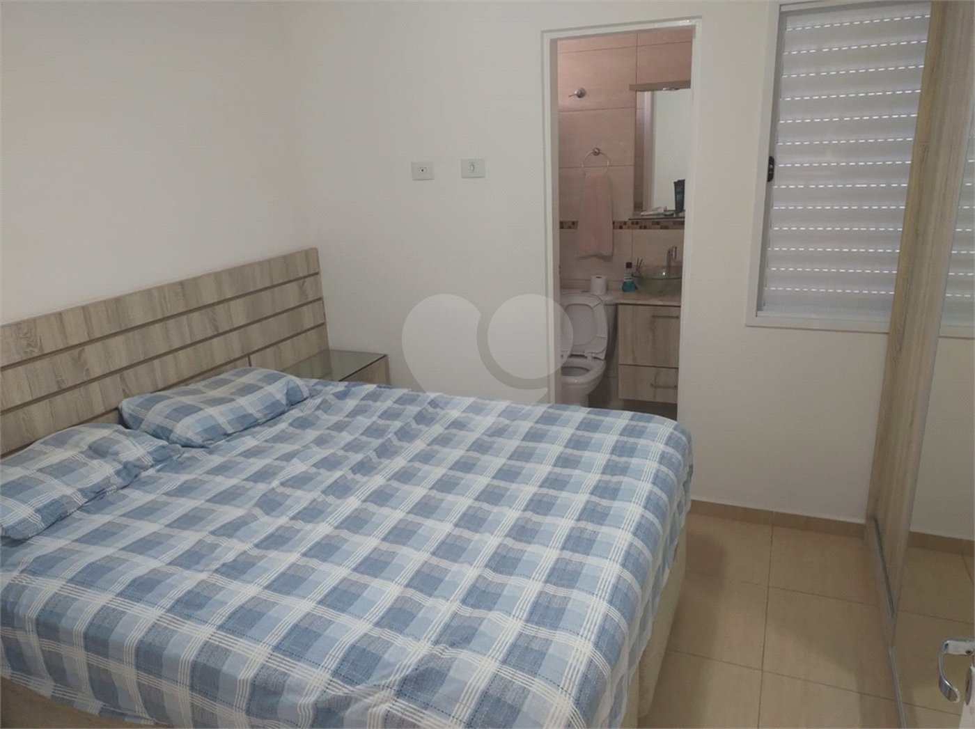 Casa à venda com 2 quartos, sendo 1 suíte, no condomínio Residencial Karen, São Paulo - SP