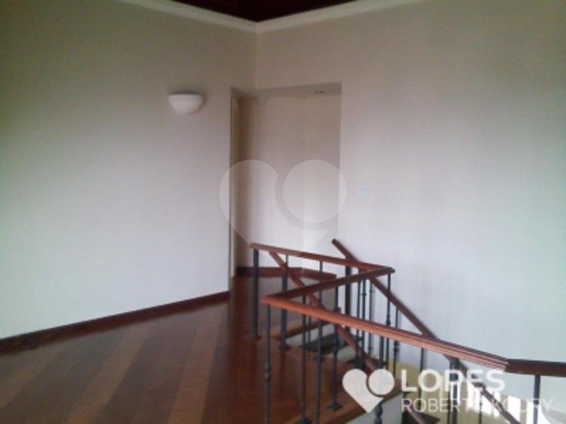Casa à venda com 6 quartos, sendo 2 suítes, no condomínio Lago Azul Residencial e Golfe, Araçoiaba da Serra - SP