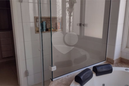Casa à venda com 3 quartos, sendo 1 suíte, no condomínio Residencial Bouganville, Araraquara - SP