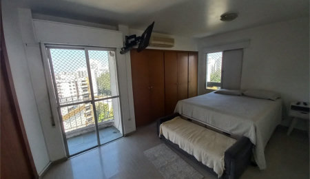 Apartamento à venda com 3 quartos, sendo 1 suíte,  em Vila Andrade, São Paulo, SP