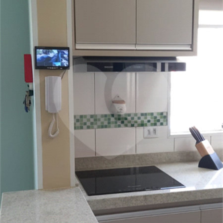 Casa à venda com 3 quartos, sendo 1 suíte, no condomínio Caruatinga, Atibaia - SP