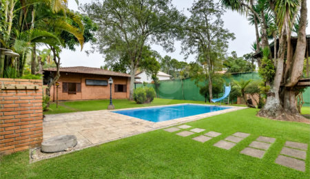 Casa à venda com 4 quartos, sendo 2 suítes, em Interlagos, São Paulo, SP