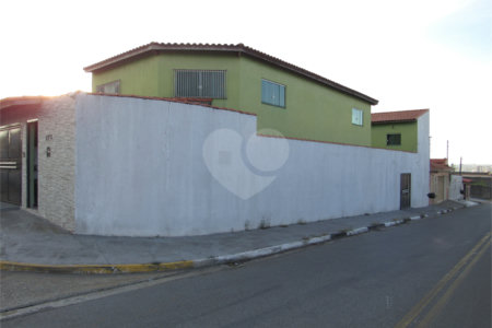 Casa à venda com 5 quartos, sendo 1 suíte,  em Parque do Colégio, Suzano, SP