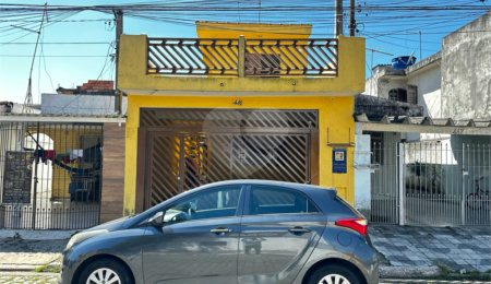Sobrado à venda com 4 quartos, sendo 1 suíte,  em Vila Amorim, Suzano, SP