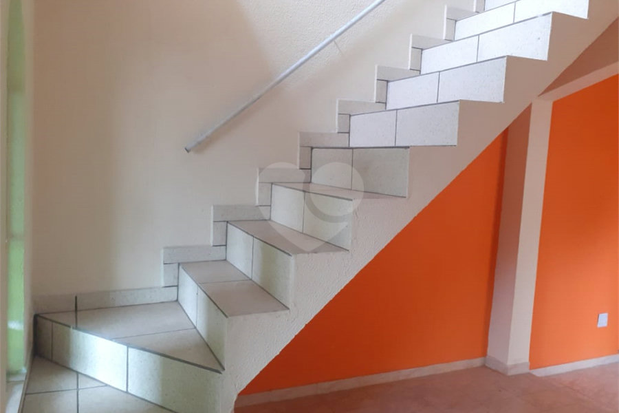 Sobrado à venda com 6 quartos, sendo 1 suíte,  em Jardim Las Vegas, Guarulhos, SP