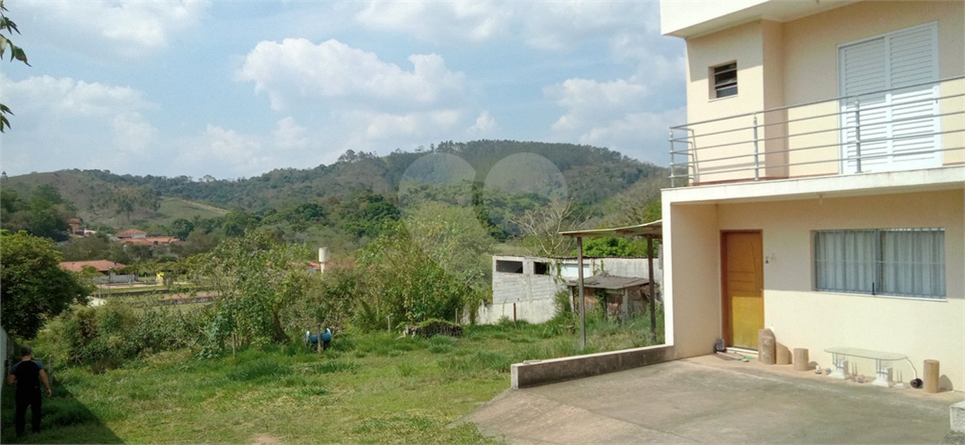 Sobrado à venda com 4 suítes no Centro, Bom Jesus dos Perdões, SP