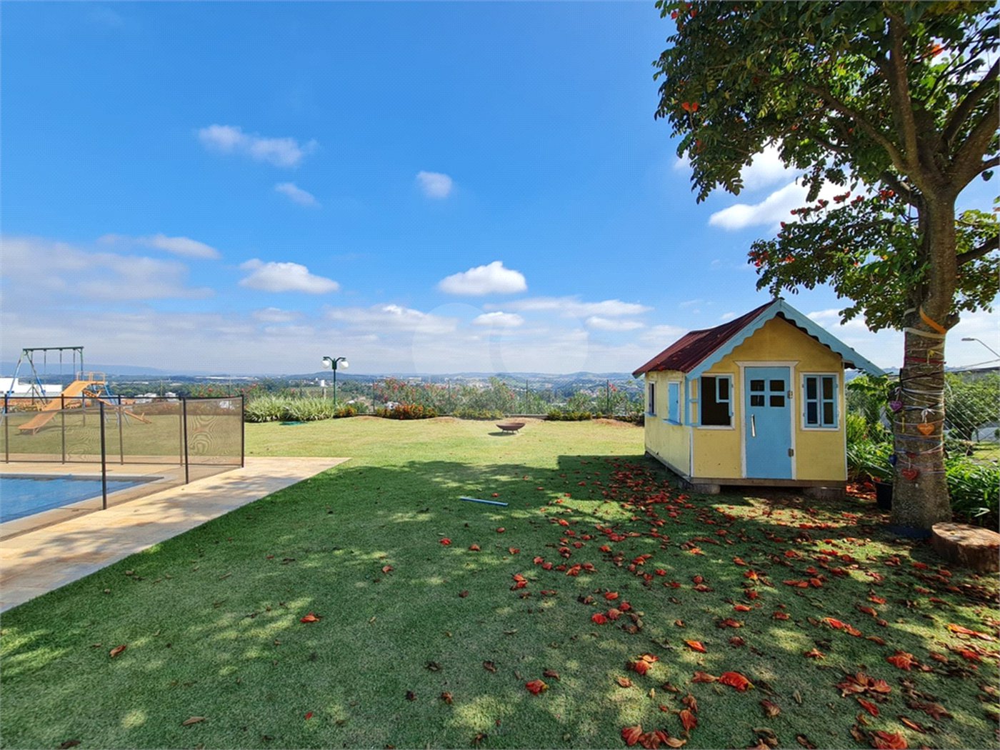 Casa à venda ou para alugar com 4 suítes no condomínio Residencial Jardim Primavera, Louveira - SP
