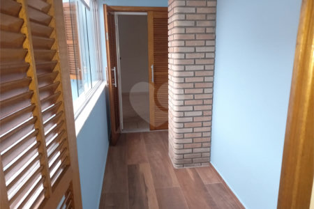 Sobrado à venda com 4 quartos, sendo 2 suítes, em Vila Hamburguesa, São Paulo, SP