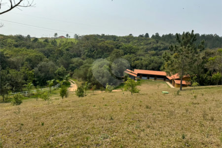 Sítio à venda com 3 quartos, sendo 1 suíte,  em Week-end, Jarinu, SP