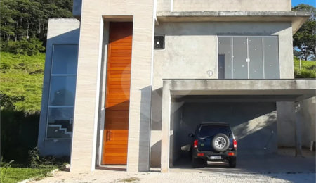 Casa à venda com 3 suítes no condomínio Aútria da Cantareira, Mairiporã - SP