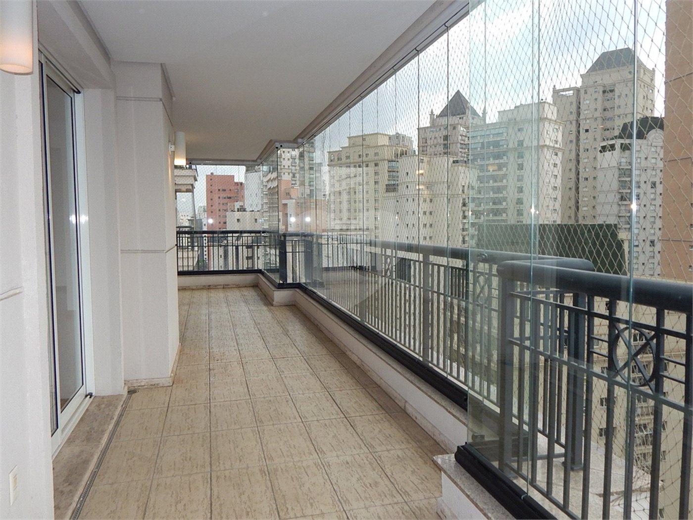 Apartamento à venda com 4 suítes em Moema, São Paulo, SP
