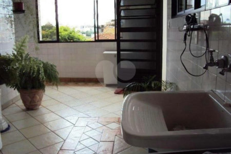 Sobrado à venda com 3 quartos, sendo 1 suíte,  em Vila Paulicéia, São Paulo, SP