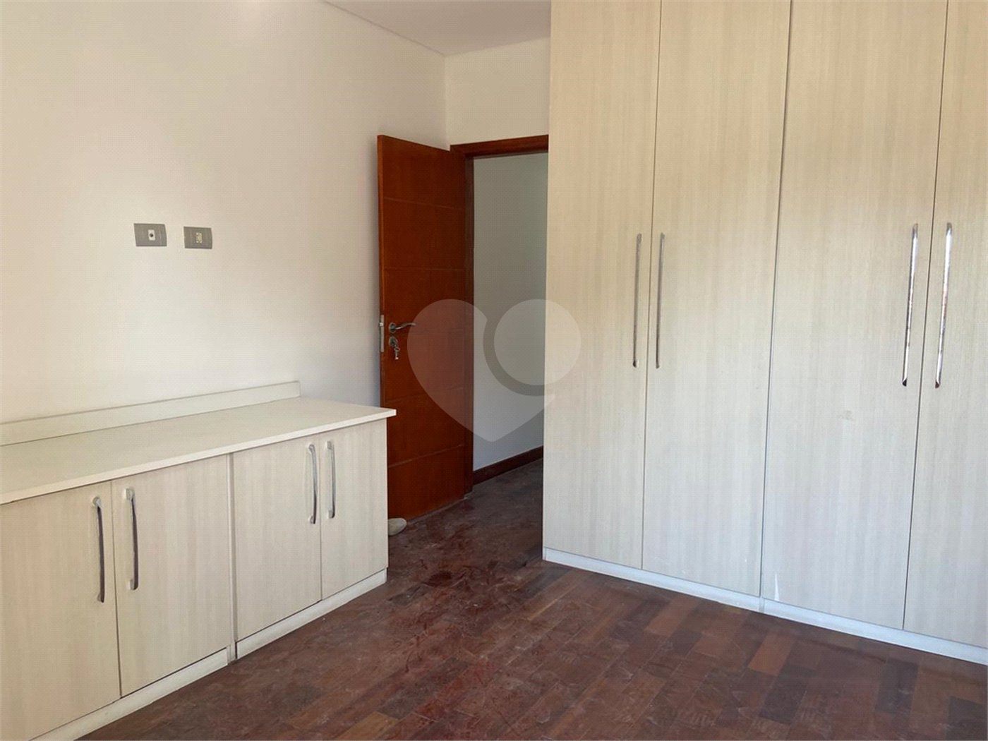 Casa para alugar com 3 quartos, sendo 2 suítes, em Vila Carrão, São Paulo, SP