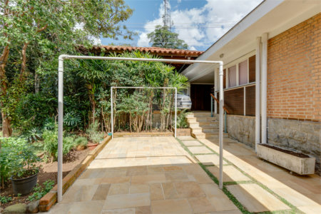 Casa Térrea à venda com 4 quartos, sendo 1 suíte, em Chácara Monte Alegre, São Paulo, SP