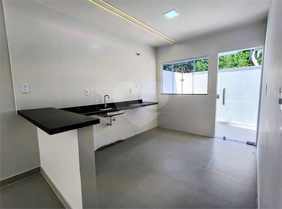 Casa à venda com 2 quartos, sendo 1 suíte,  em Guriri, Cabo Frio, RJ