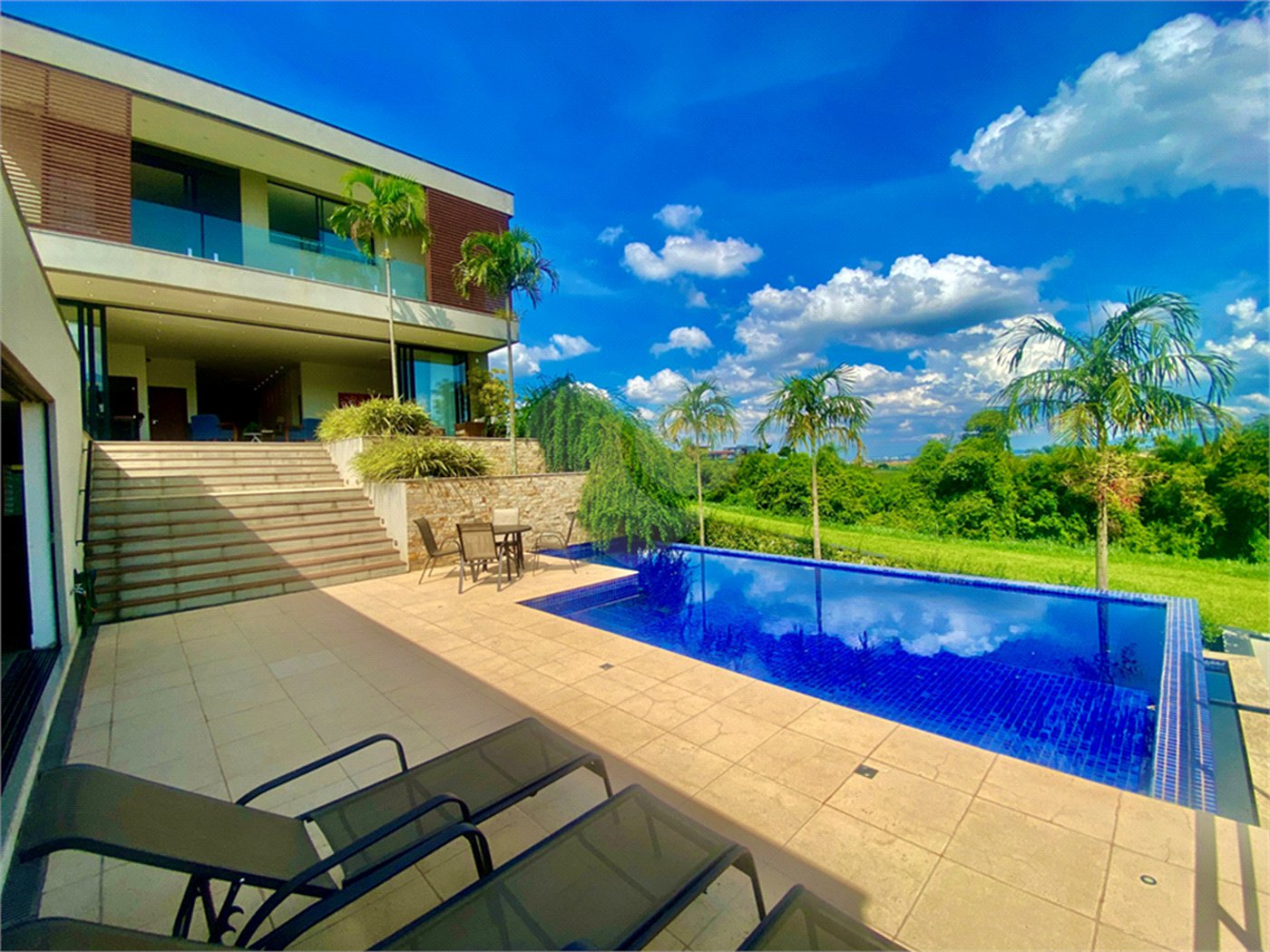 Casa à venda com 5 suítes em Glebas, Louveira, SP