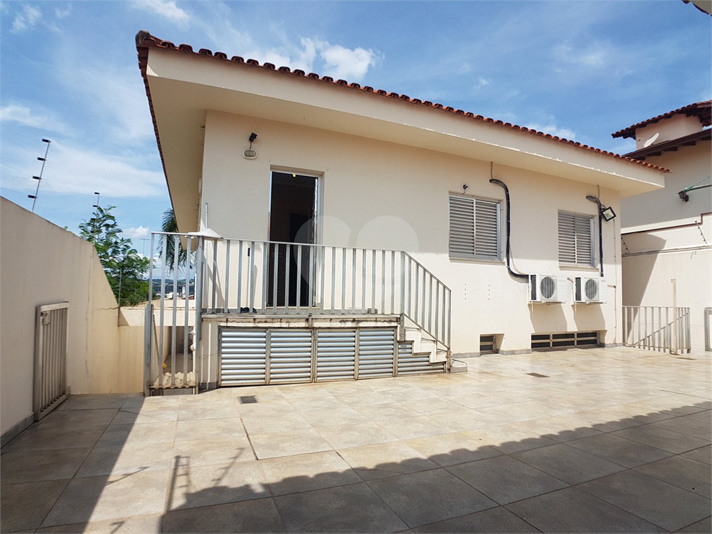 Casa à venda ou para alugar com 4 quartos, sendo 2 suítes,  em Santa Rosa, Vinhedo, SP