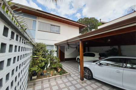 Sobrado à venda com 3 quartos, sendo 1 suíte,  em Jardim Rizzo, São Paulo, SP