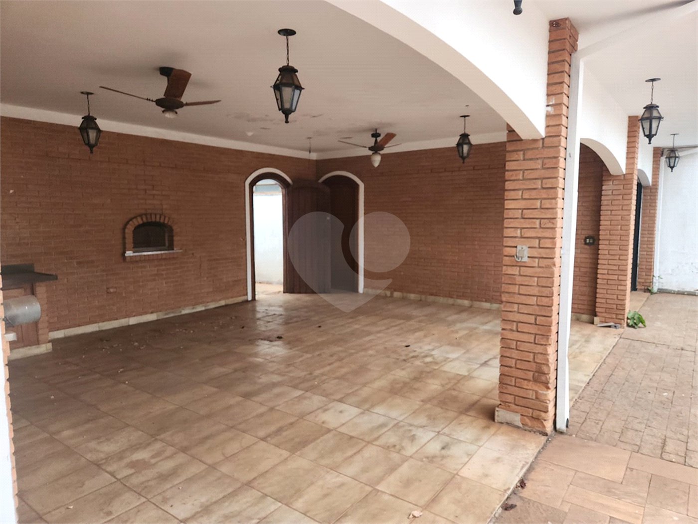 Sobrado à venda ou para alugar com 4 quartos, sendo 2 suítes, no Centro, Araraquara, SP