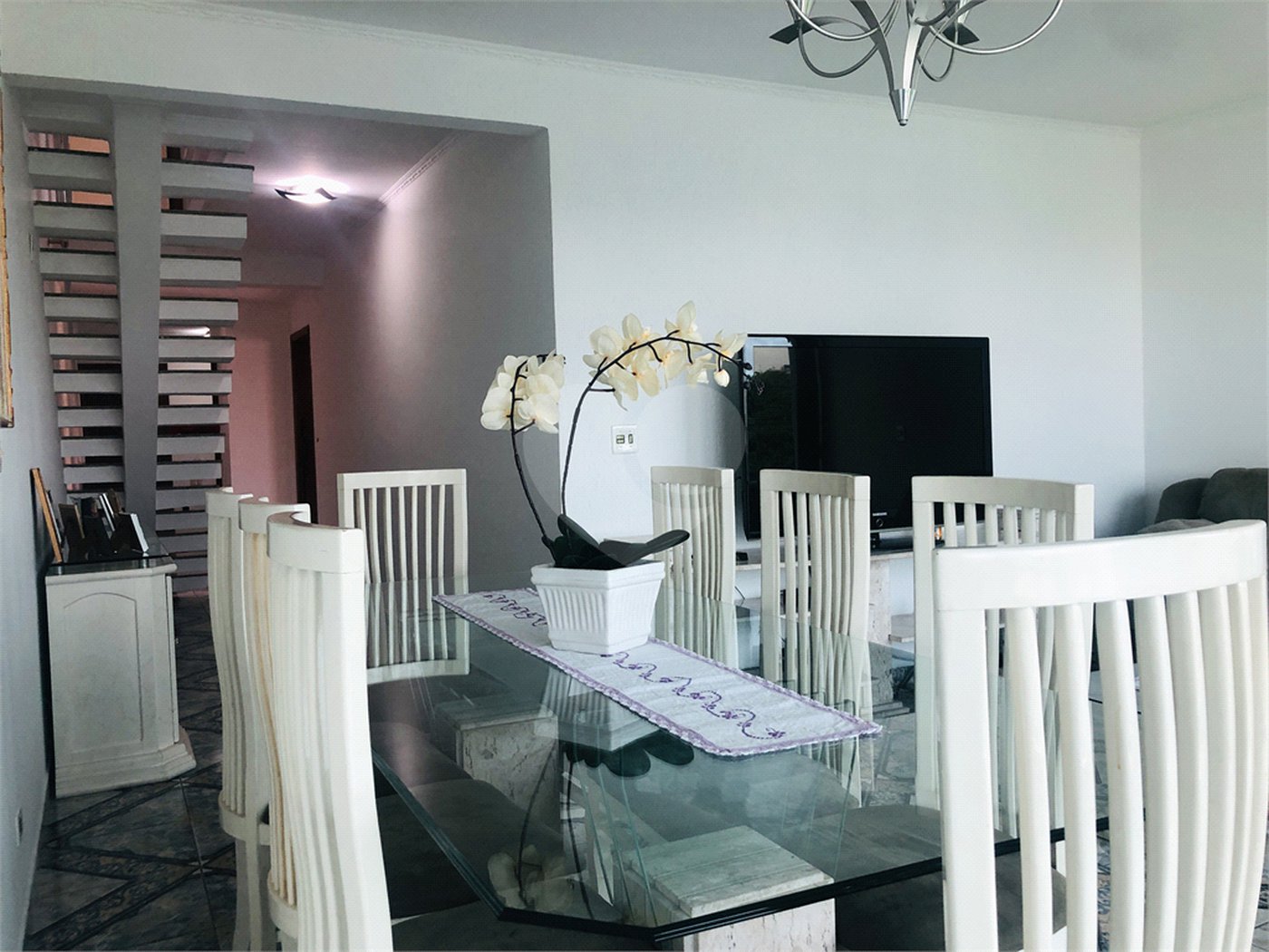 Sobrado à venda com 3 quartos, sendo 1 suíte, em Vila Romero, São Paulo, SP