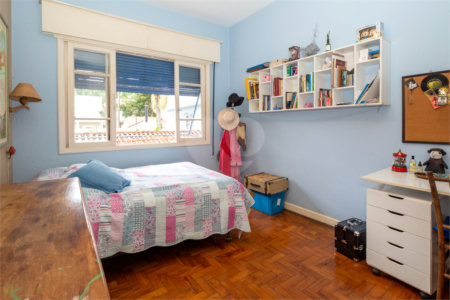 Casa à venda com 3 quartos, sendo 1 suíte, em Alto da Boa Vista, São Paulo, SP