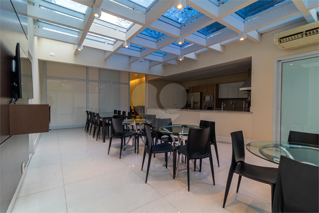 Apartamento à venda com 4 suítes em Campo Belo, São Paulo, SP