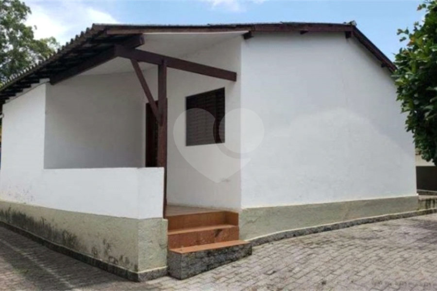 Casa à venda com 4 quartos, sendo 2 suítes, em Horto, São Paulo, SP
