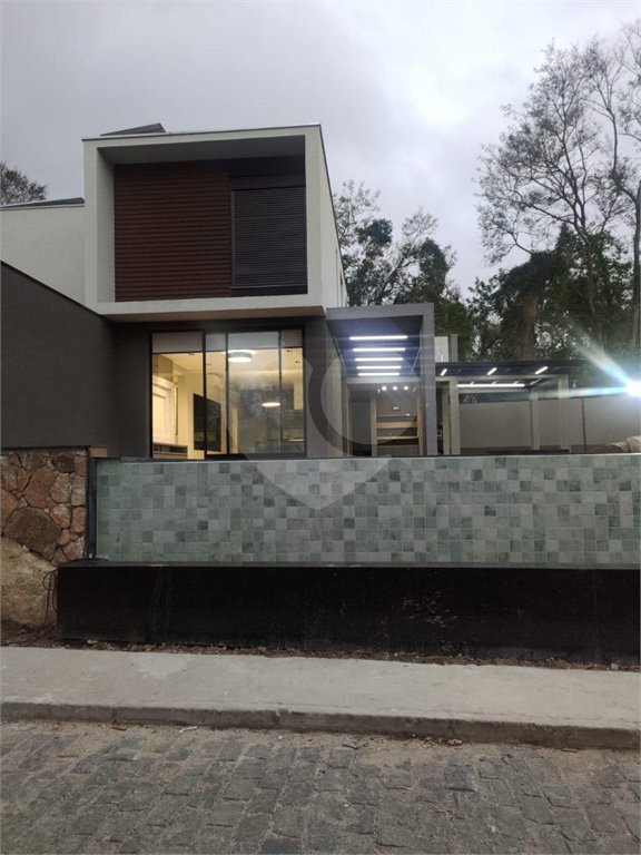 Casa à venda com 3 suítes no condomínio La Reserva Residencial, Atibaia - SP