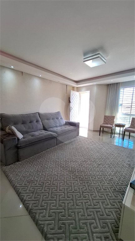 Sobrado à venda com 3 suítes em Vila Constança, São Paulo, SP