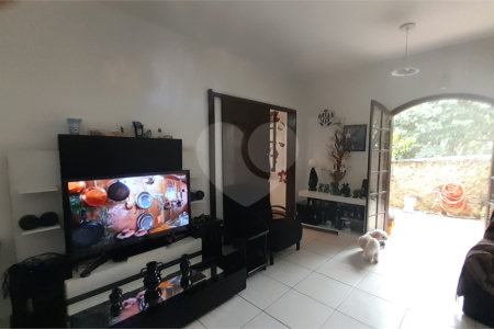 Sobrado à venda com 6 quartos, sendo 4 suítes, em Retiro das Fontes, Atibaia, SP