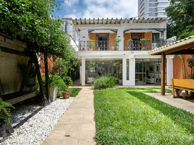 Casa para alugar com 5 quartos, sendo 2 suítes,  em Brooklin, São Paulo, SP