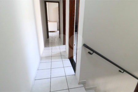 Sobrado à venda com 3 quartos, sendo 1 suíte, em Parque Ramos Freitas, São Paulo, SP