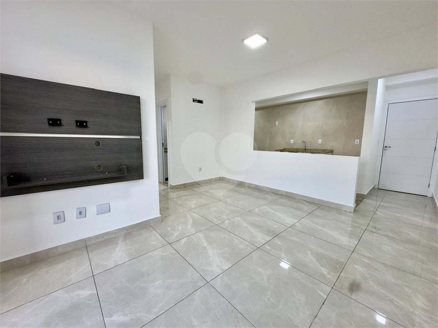 Apartamento para alugar com 2 quartos, sendo 1 suíte, em Vila Hortência, Sorocaba, SP