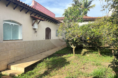 Casa à venda com 4 quartos, sendo 2 suítes,  em Vila Oliveira, Mogi das Cruzes, SP
