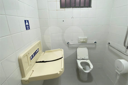 Salão para alugar em Vila Romanópolis, Ferraz de Vasconcelos, SP