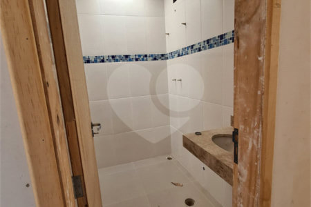 Sobrado à venda com 3 quartos, sendo 1 suíte, em Vila Gomes, São Paulo, SP