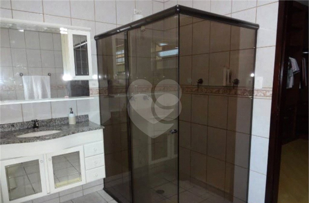 Sobrado à venda com 3 quartos, sendo 1 suíte, em Jardim São Luís, São Paulo, SP