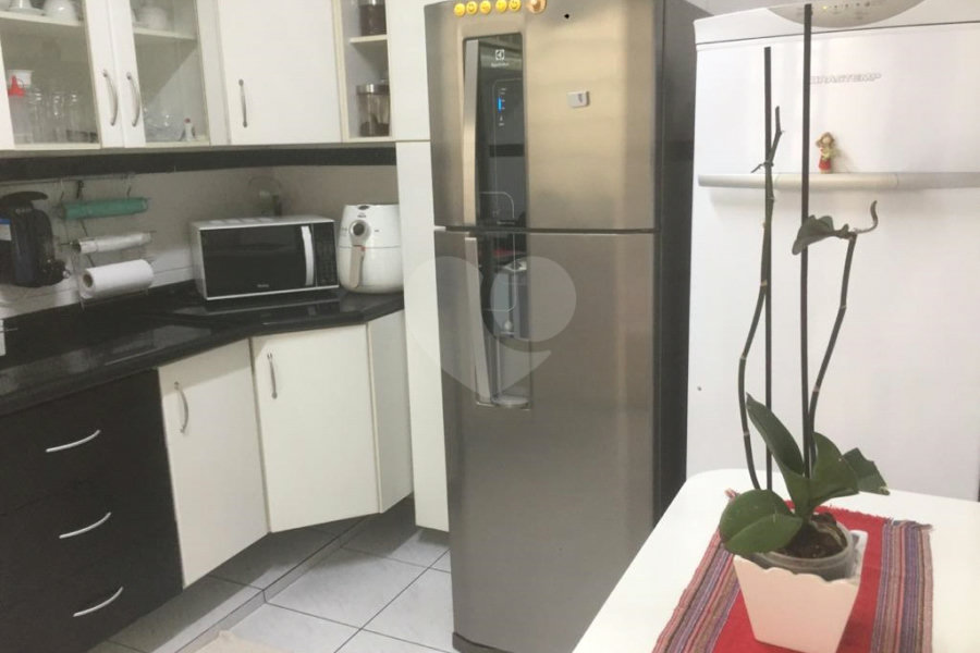 Casa à venda com 3 quartos, sendo 1 suíte, no condomínio Morada do Horto, São Paulo - SP