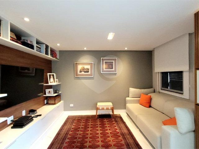 Apartamento à venda com 3 quartos, sendo 1 suíte,  em Alto da Boa Vista, São Paulo, SP