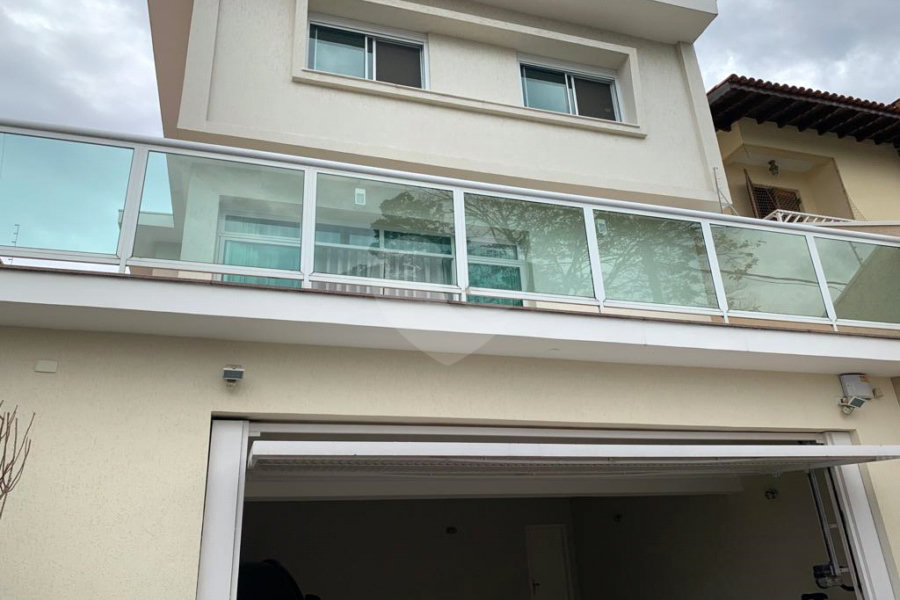 Sobrado à venda com 3 quartos, sendo 2 suítes,  em Tremembé, São Paulo, SP