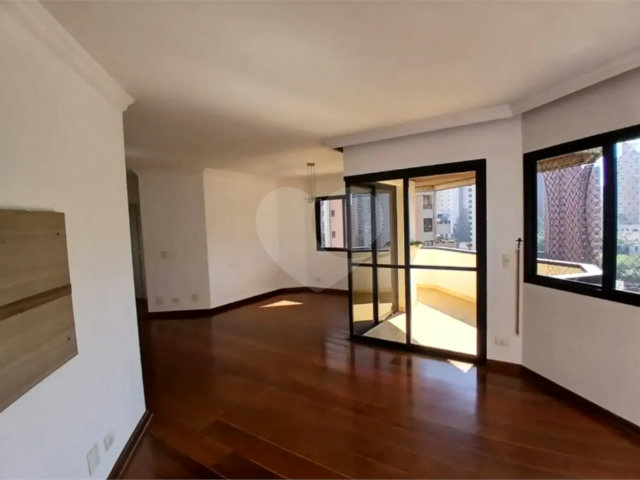 Apartamento à venda com 3 quartos, sendo 1 suíte,  em Jardim Sul, São Paulo, SP