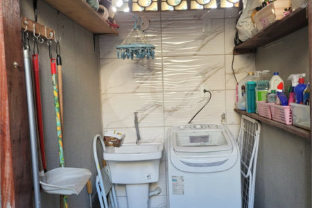 Casa à venda com 2 quartos no condomínio Acapulco, Atibaia - SP