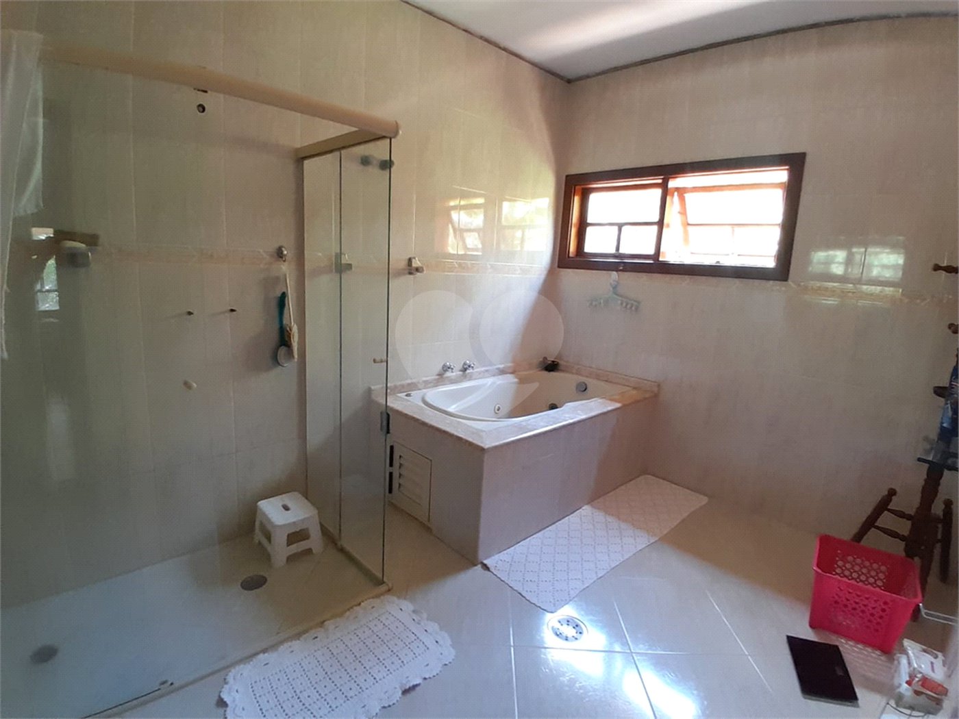 Casa à venda com 3 quartos, sendo 2 suítes,  no condomínio Alpes da Cantareira, Mairiporã - SP